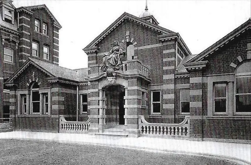 Entrance of Royal Victoria Hospital