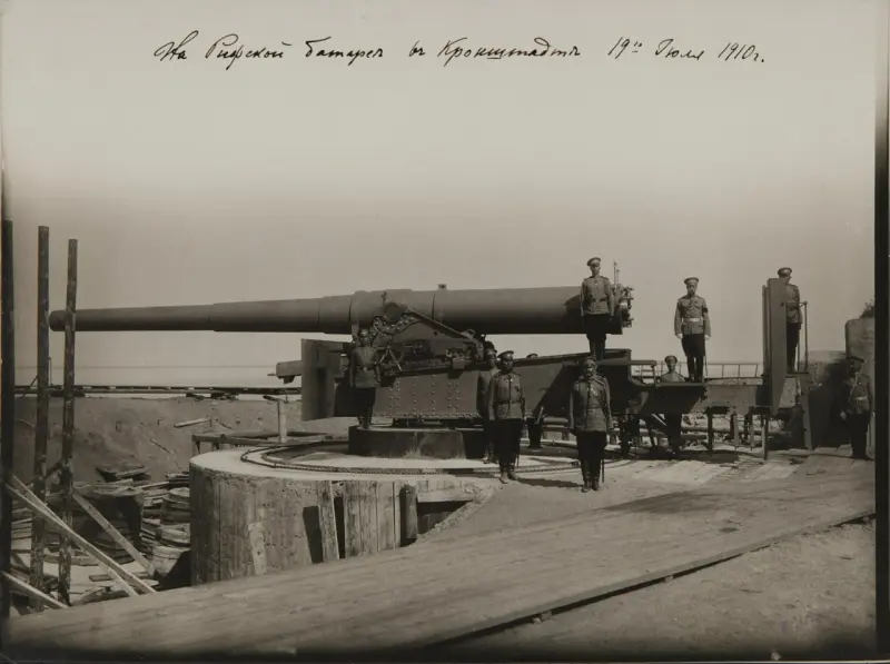 Nicholas II visits the construction of the Fort Rif battery