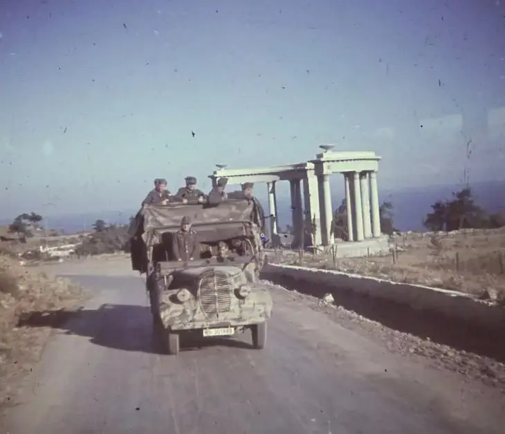 Colonnade at the entrance to the Nikitsky Botanical Garden