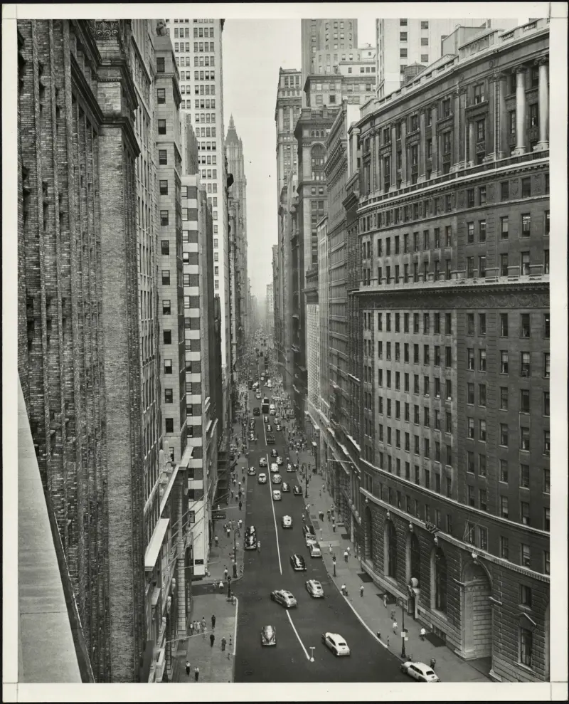 Broadway toward the Woolworth Bldg.