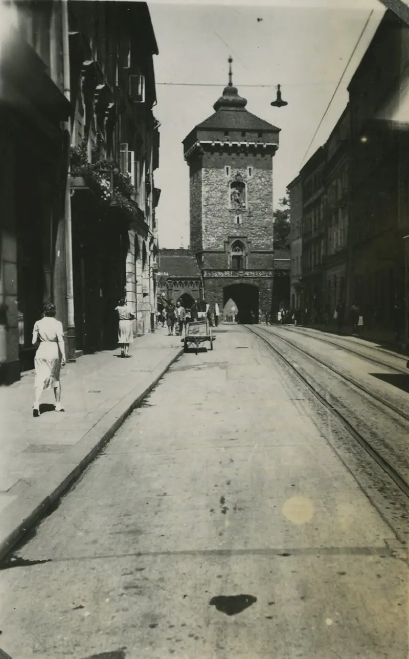 Ulica Floriańska oraz Brama Floriańska podczas okupacji niemieckiej 