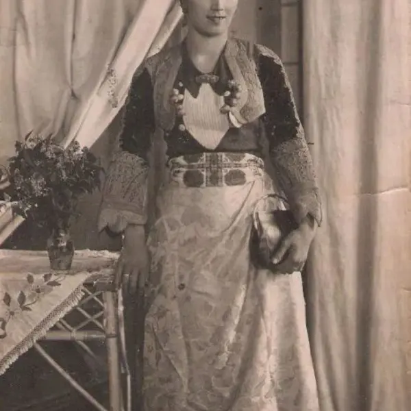 A Bosnian woman in traditional wear
