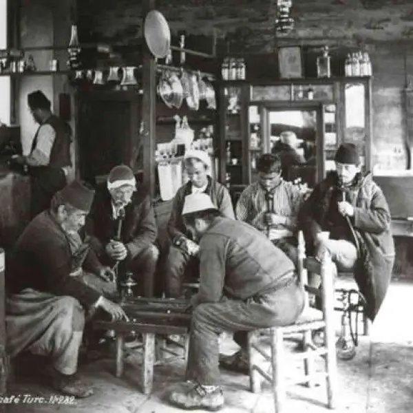 Playing backgammon in a coffeehouse