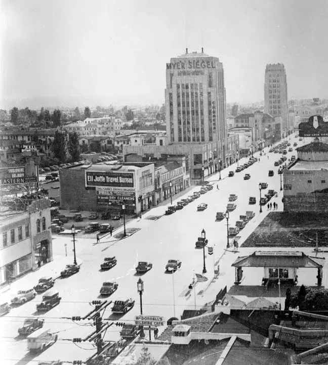 Wilshire Blvd.