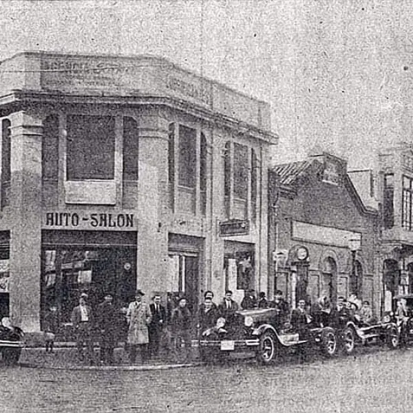 Auto Salón