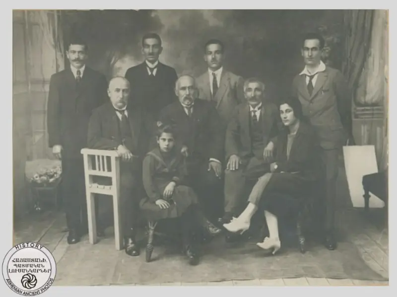 Soghomon Tehliryan with relatives