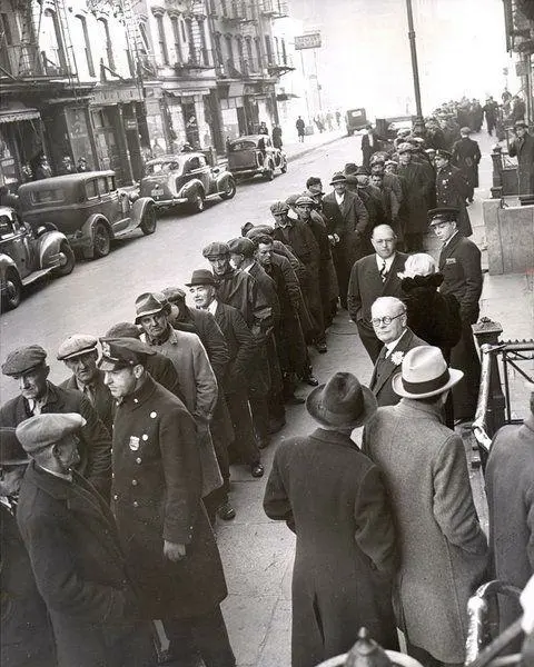 Queue to the Labor Exchange during the Great Depression