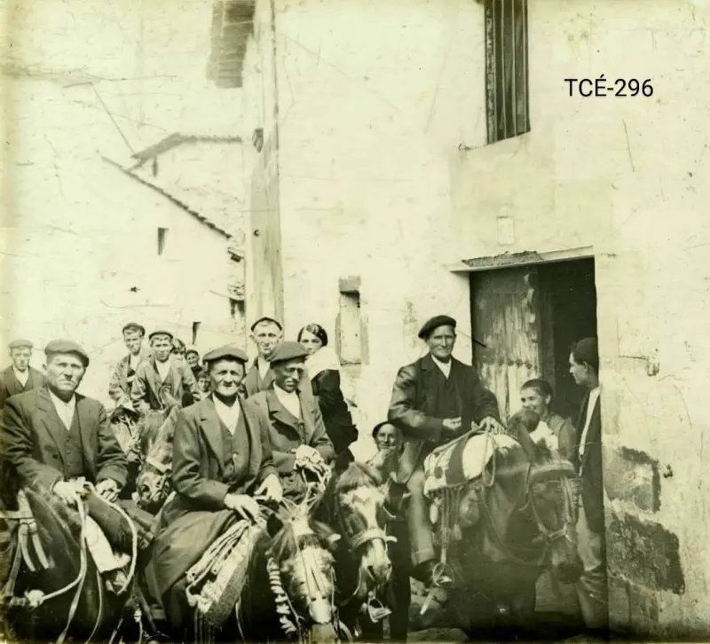 Cortejo nupcial en el Valle de Elorz