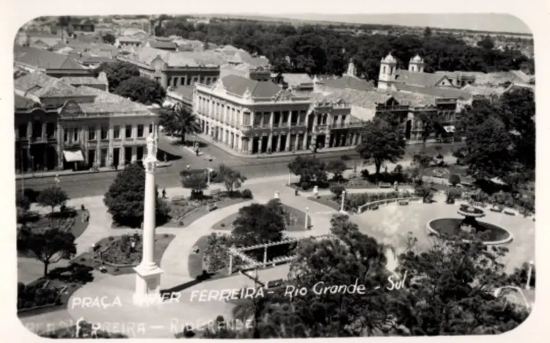 Praça Xavier Ferreira
