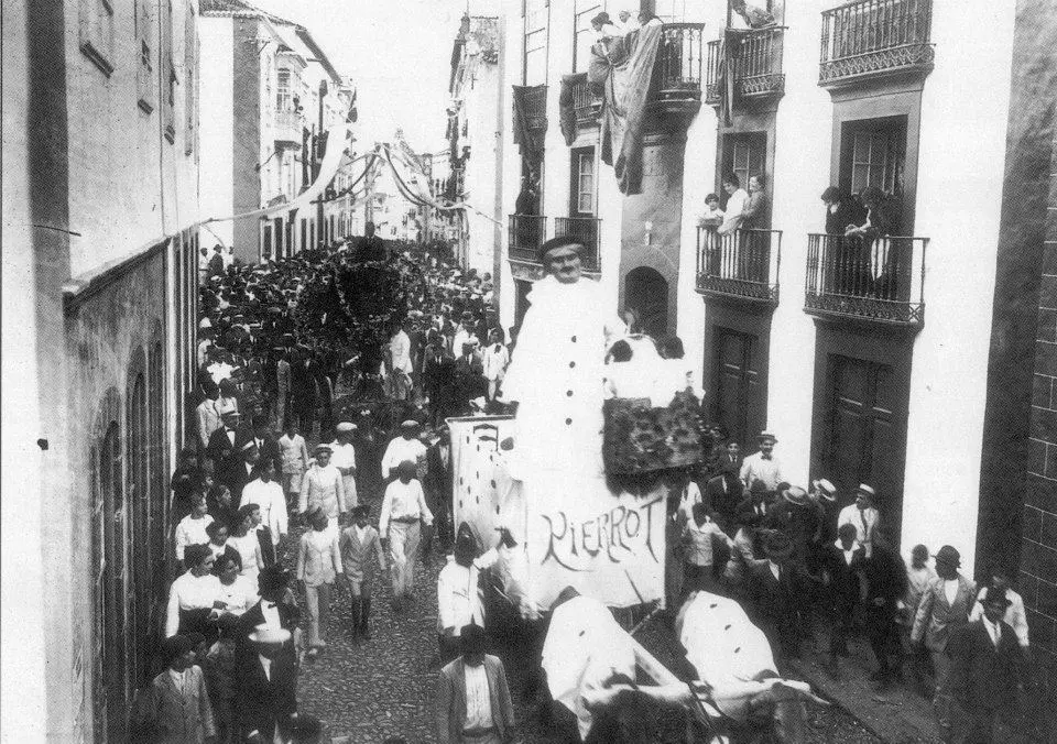 Bajada de la virgen - Batalla de las flores