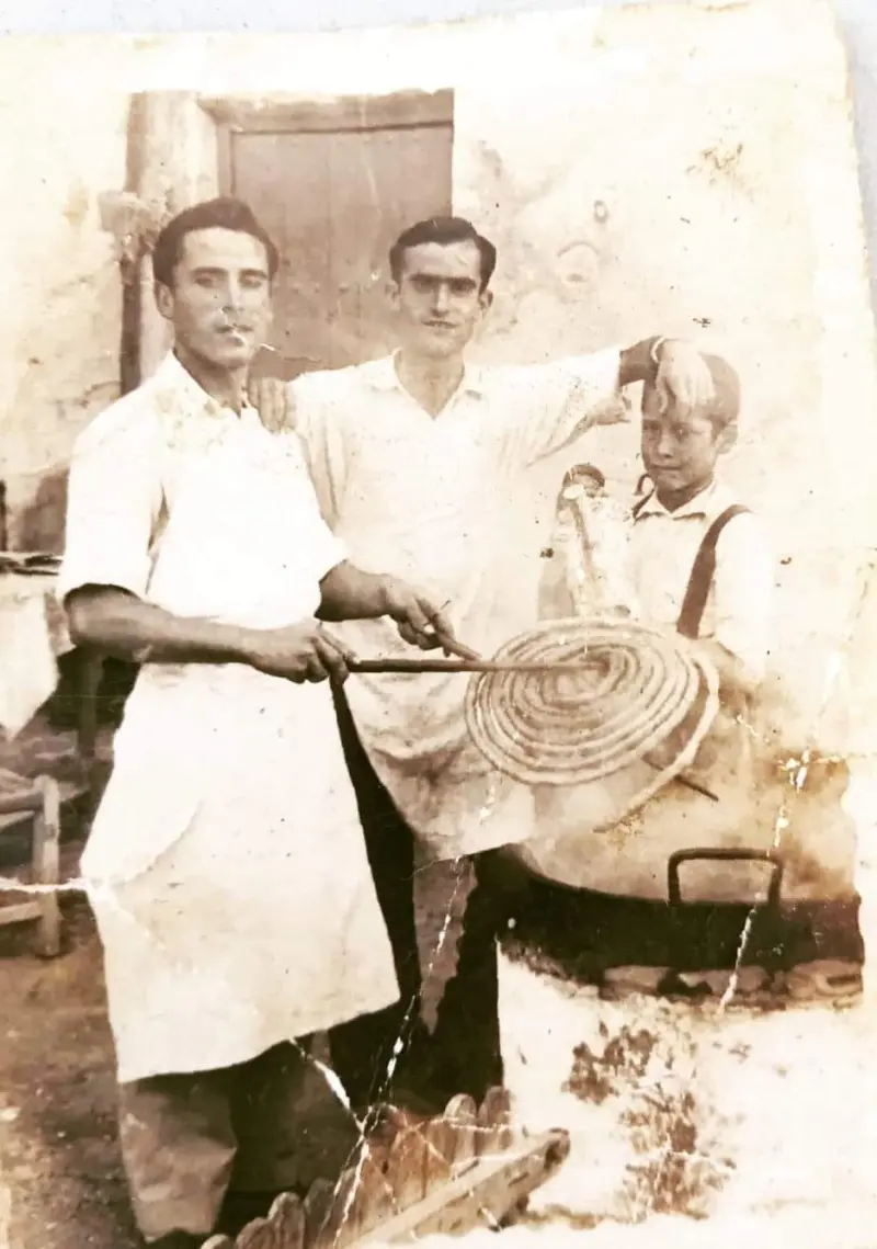  Un día de feria haciendo churros .