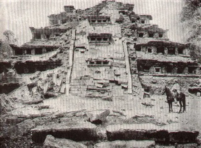 Pirámide de los Nichos, El Tajín, 1913