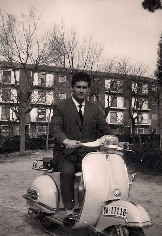  En moto en los jardines.