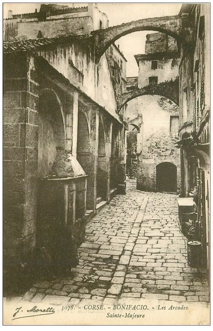 LES ARCADES