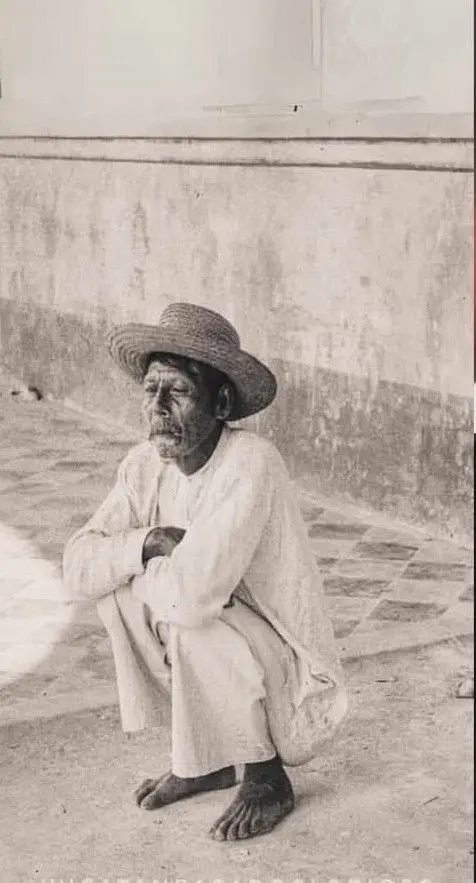 Maya de Yucatán descansando a su manera