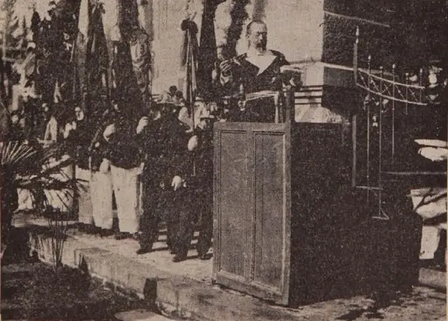 Ismael Valdés Vergara en un discurso — memoria y servicio