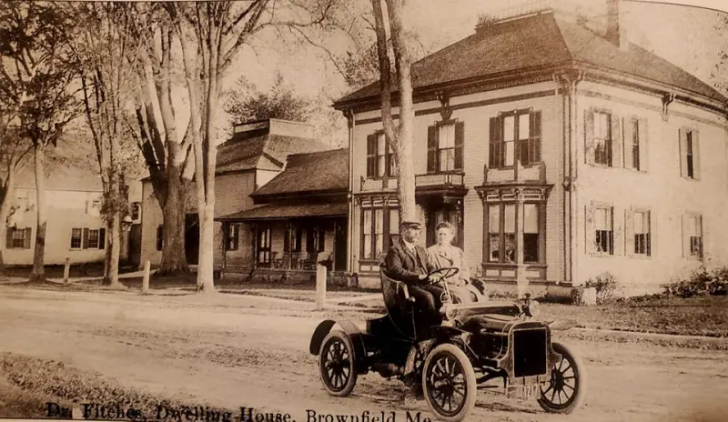 Dr. Hubert & Fanny Fitch New Cadillac Model K Victoria Roundabout