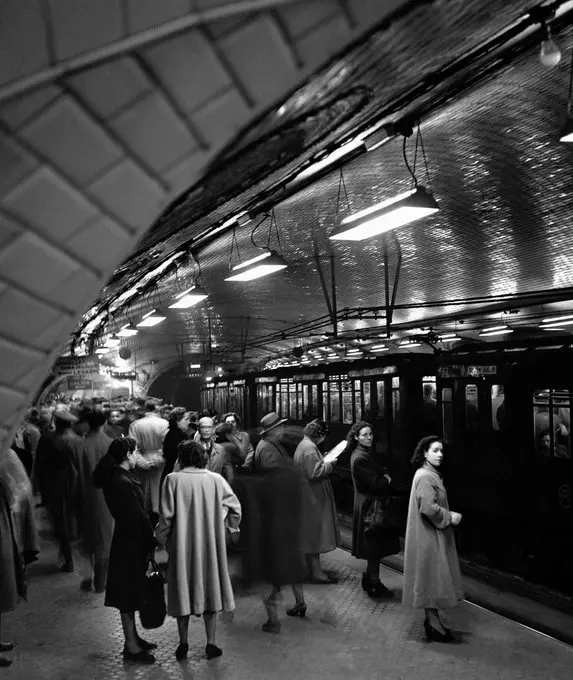 PARADA DE METRO DE PUERTA DEL SOL 