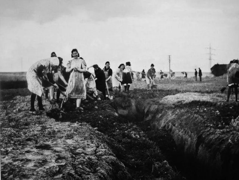German women bury their trenches