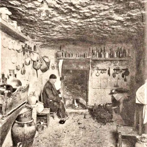 El tío Gori en su casa cueva