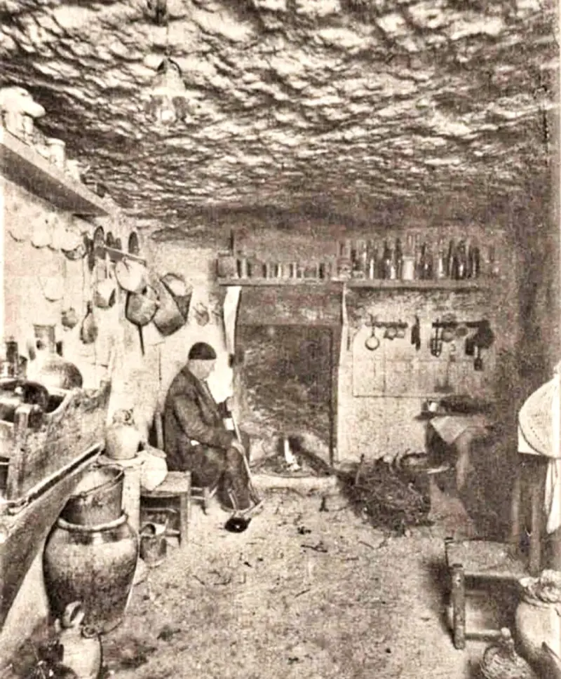 El tío Gori en su casa cueva