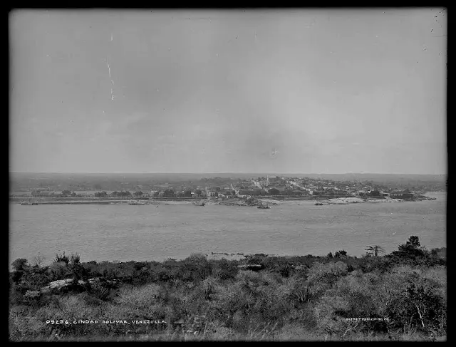 Vista desde la orilla norte del Orinoco