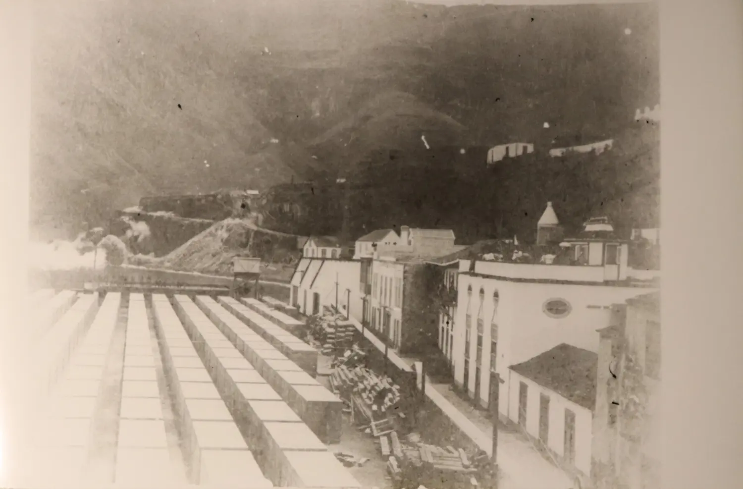 Voladura Risco Avenida de Los Indianos.