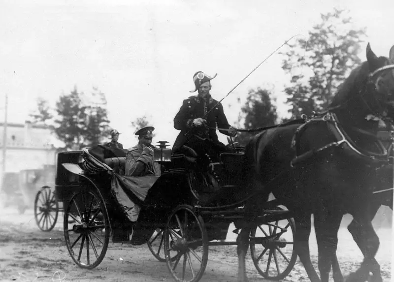 Officers Arrive in Tsarskoye Selo