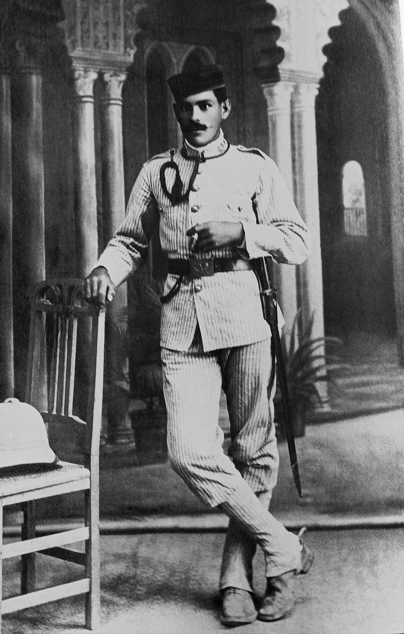 Joven del cuerpo de intendencia