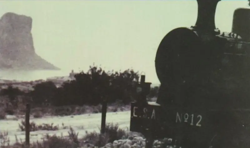  Locomotora pasando por Calp