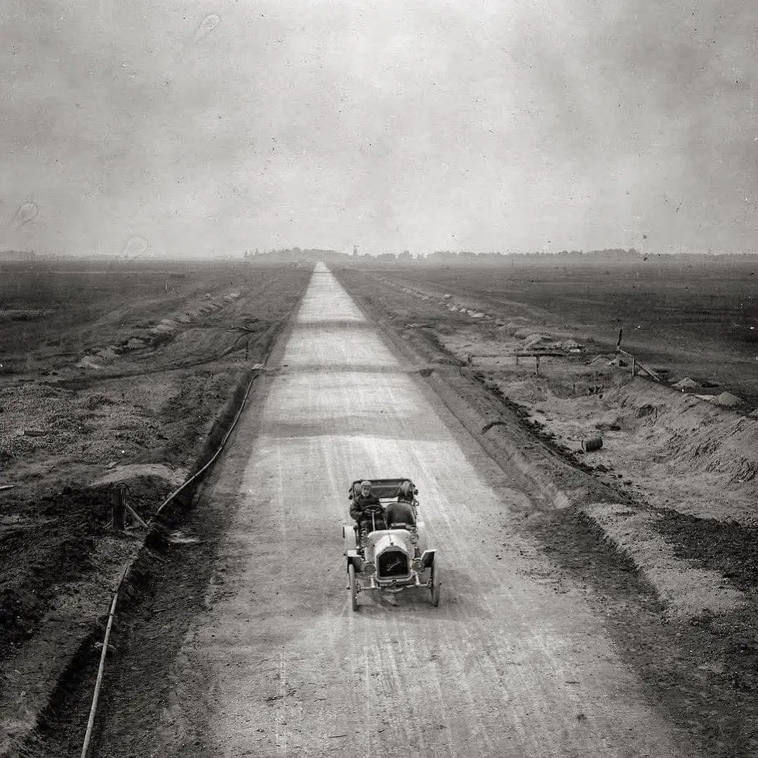 Motor Parkway