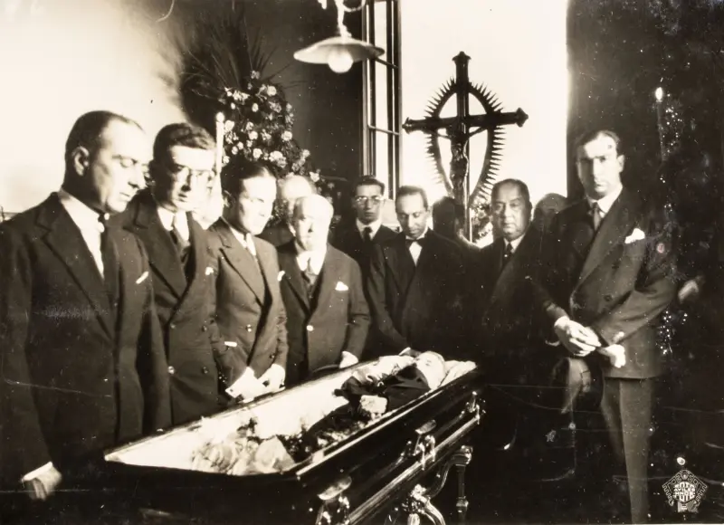 Fotografia Postmortem de expresidente Augusto B. Leguía 