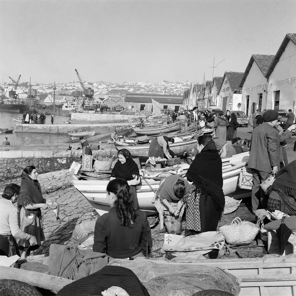 En la Ribera del puerto.