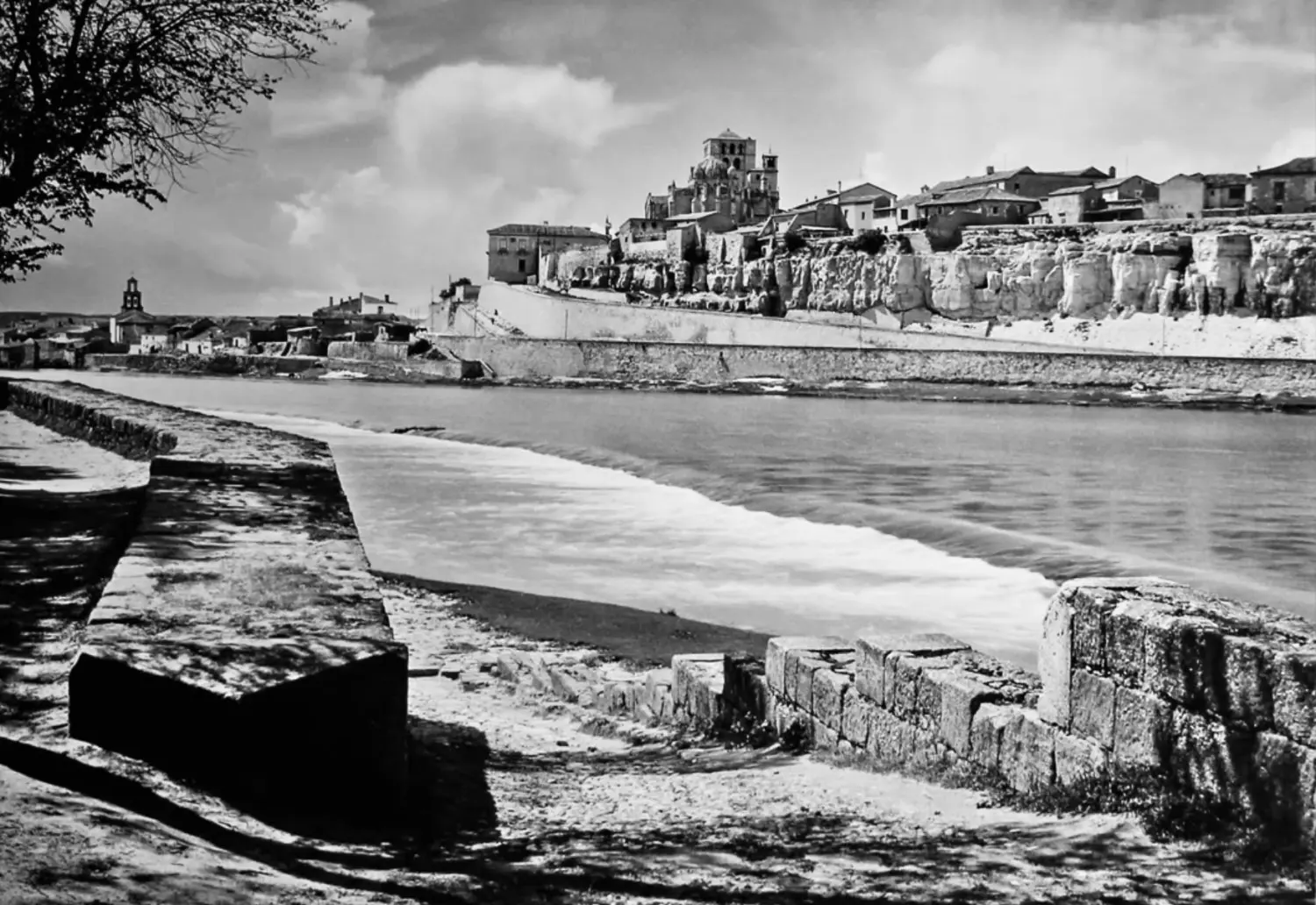 Vista de la ciudad y del río Duero.