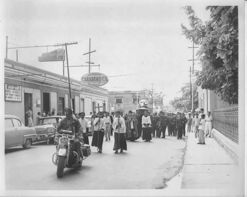 AVENIDA BOLÍVAR CRUCE CON CALLE JUNÍN