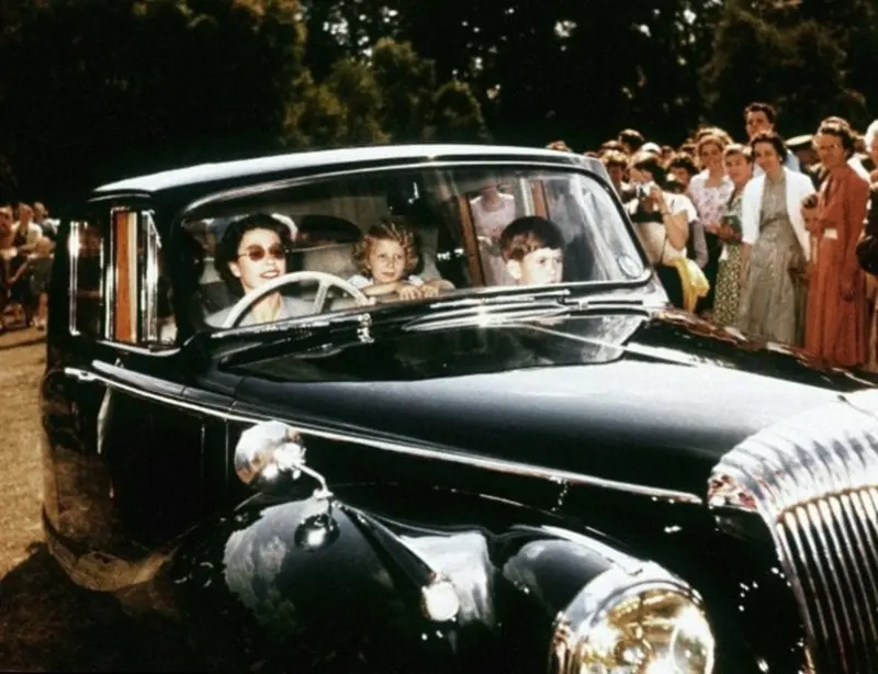 Queen Elizabeth II leaving Windsor Manor