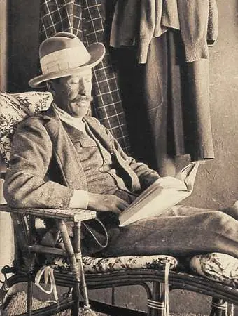George Herbert, 5th Earl of Carnarvon, at Howard Carter’s home on the Theban west bank