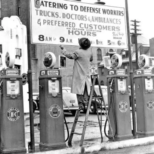 Sinclair Service Station