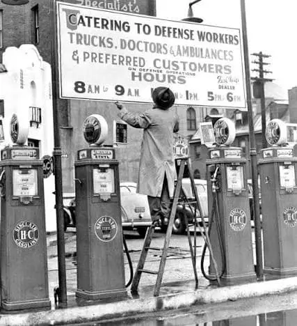 Sinclair Service Station