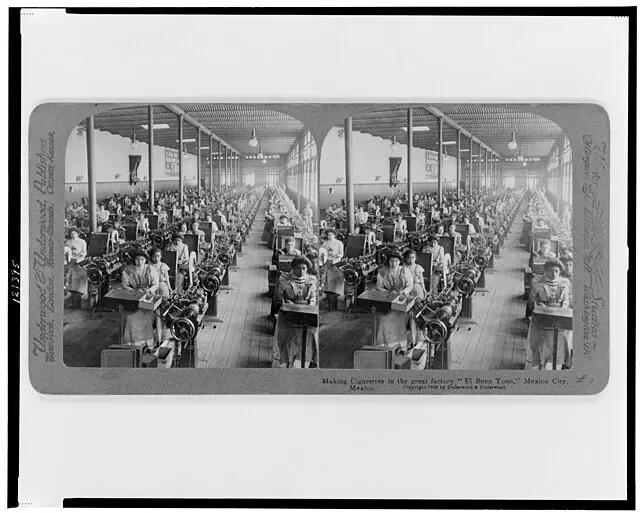 Mujeres en la fábrica “El Buen Tono”