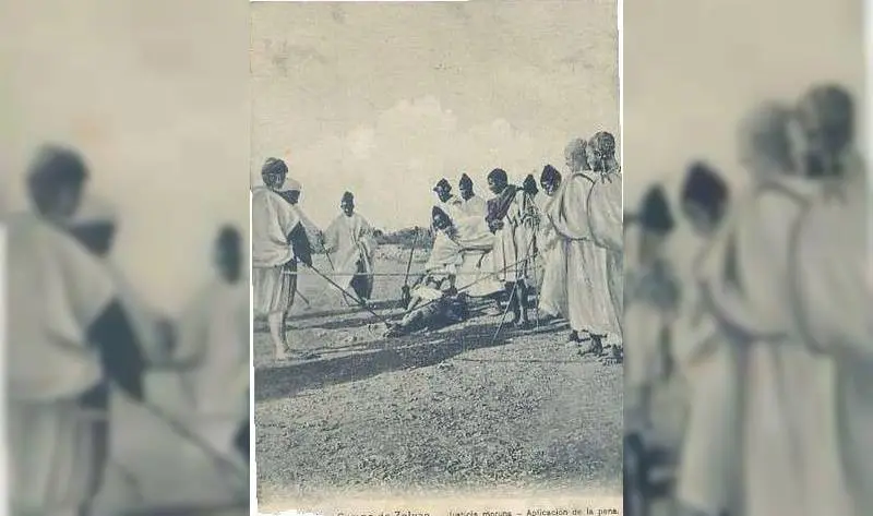 Prisonnier fouetté en plein public