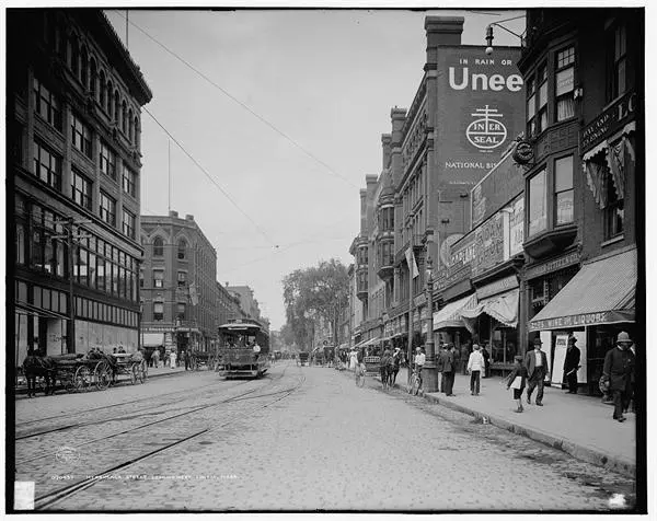 Merrimack Street looking west