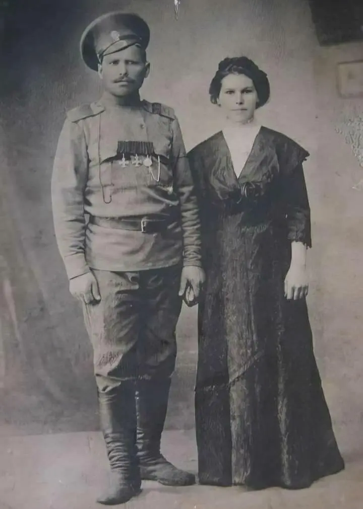 Non-commissioned officer V.I. Chapaev and his wife Pelageya Metlina during wound leave