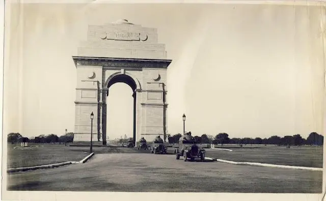 Armored cars passing through India Gate 