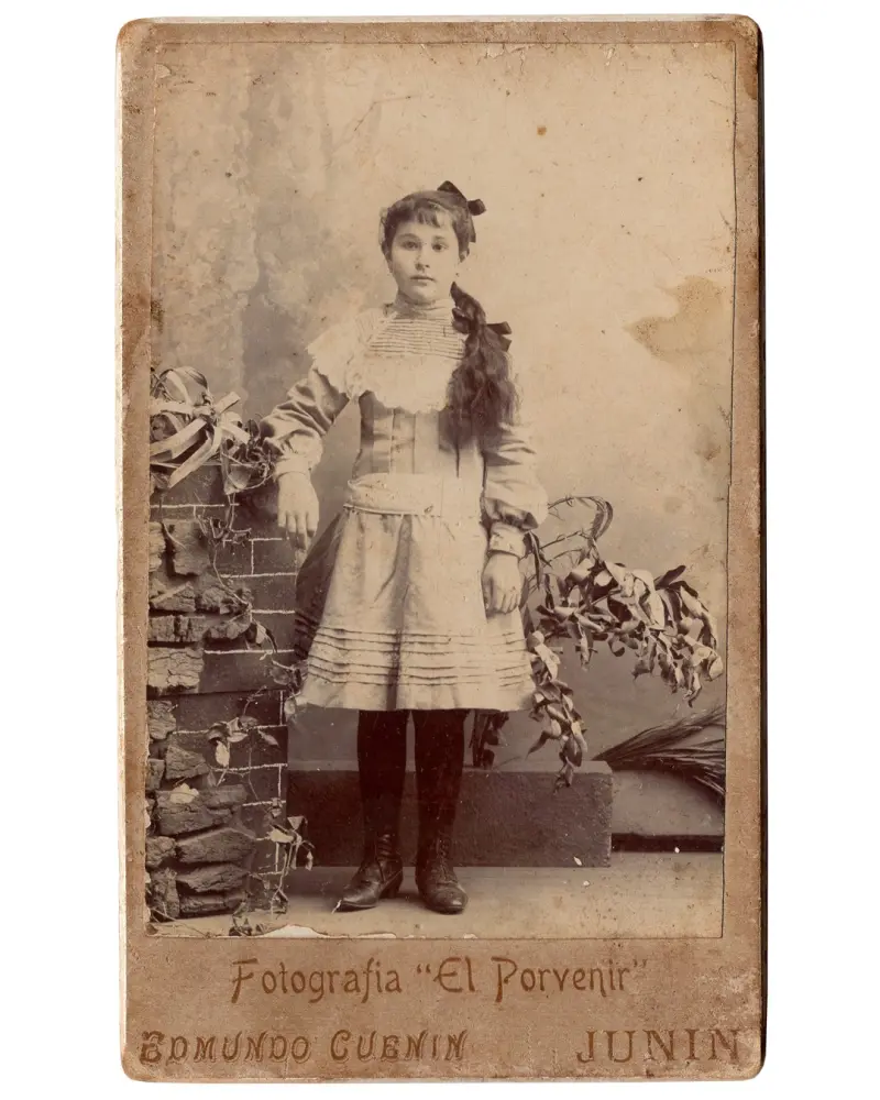 RETRATO DE UNA NIÑA