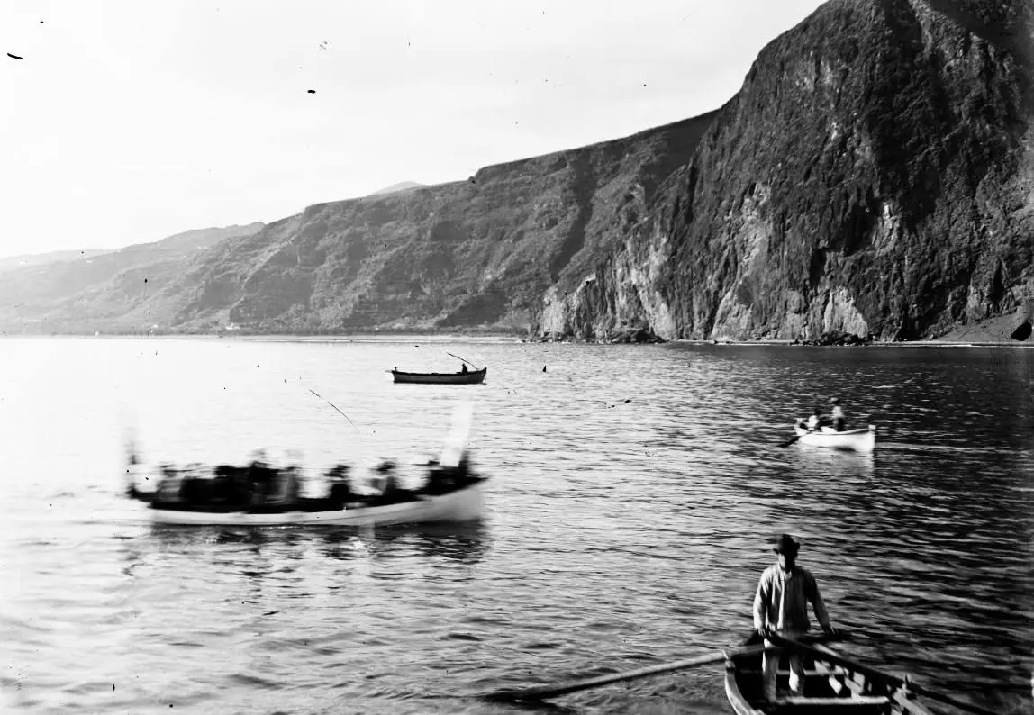 Embarcaciones en la bahía