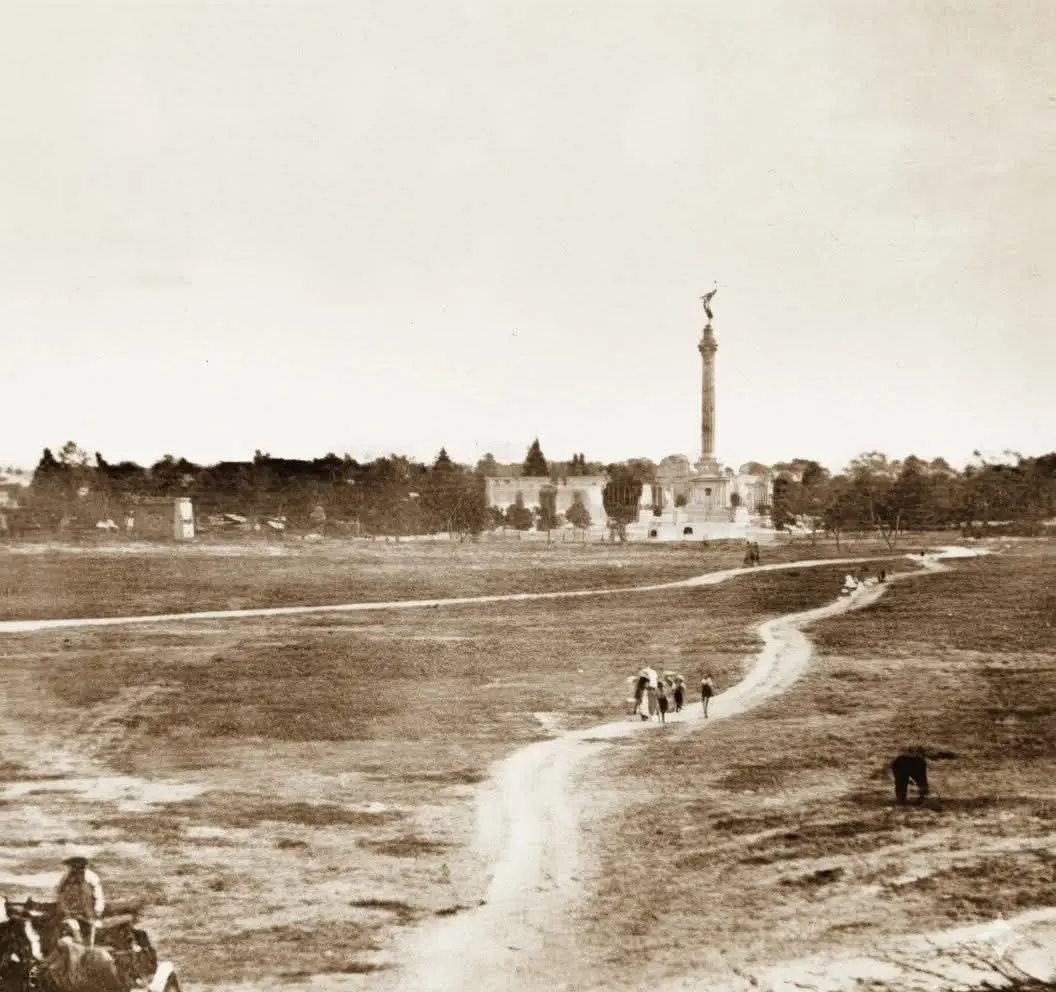 𝑨́𝒏𝒈𝒆𝒍 𝒅𝒆 𝒍𝒂 𝑰𝒏𝒅𝒆𝒑𝒆𝒏𝒅𝒆𝒏𝒄𝒊𝒂