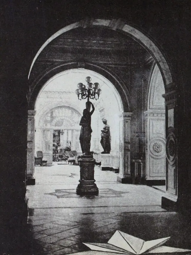 Hall principal del Palacio Pereira