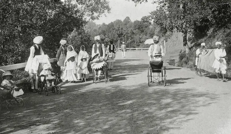 European children on the Mall 
