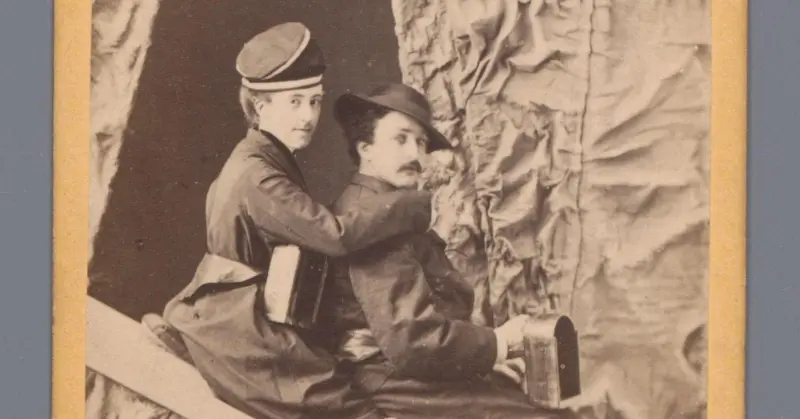 Twee mannen bij mijnschachtdecor